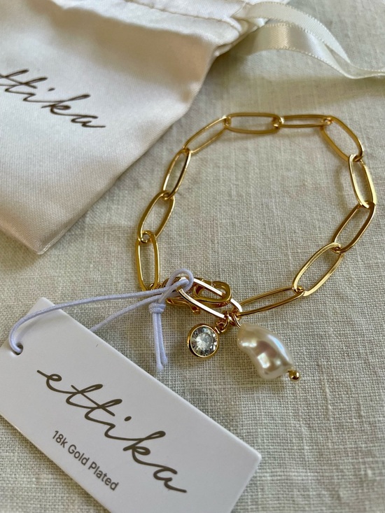 NWT ettika Gold Toned Chain Bracelet with Faux Pearl and Crystal Charm - Picture 3 of 3